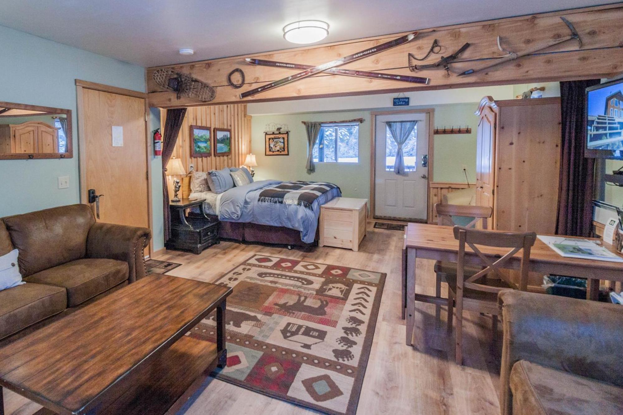 Bear Lake Lodgings B&B, Inc Seward Exterior photo